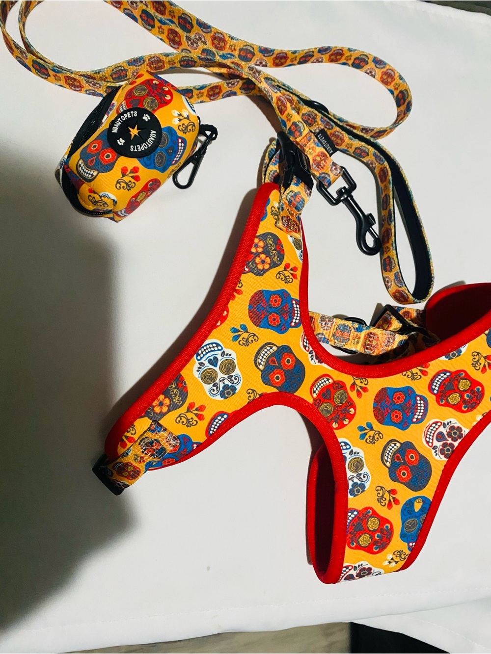 Sugar Skull Large Dog Harness/Leash/Disposal Bag Pouch NWOT - Picture 2 of 3
